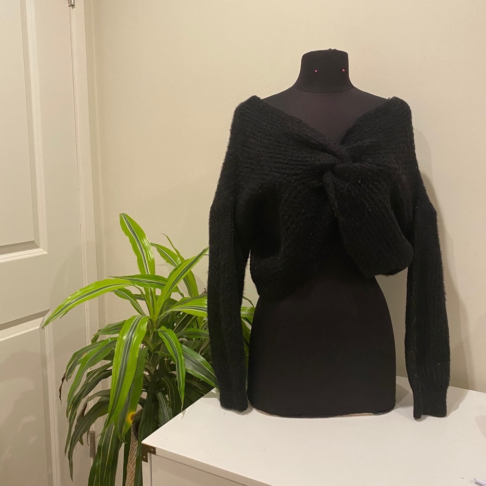 Knitted twist crop sweater